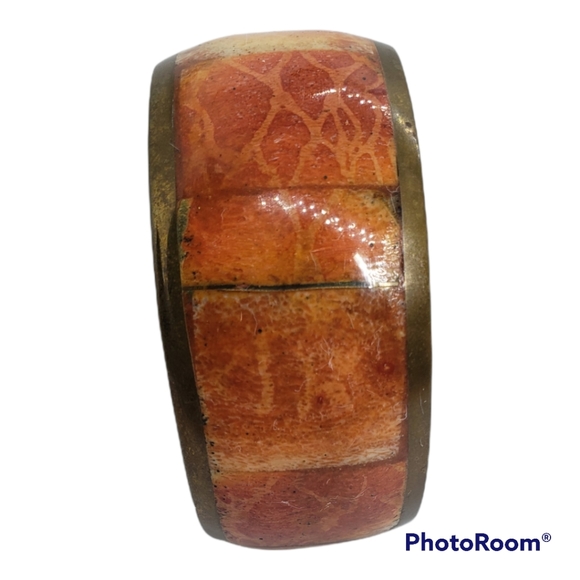 - Apple Coral and brass- Bangle bracelet. Sku.5 - Picture 4 of 5